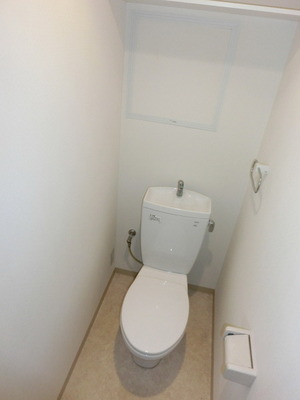 Toilet. Bidet can be installed (the same type)