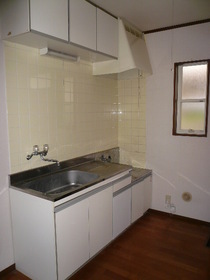 Kitchen. Kitchen 2-neck is a gas stove can be installed.