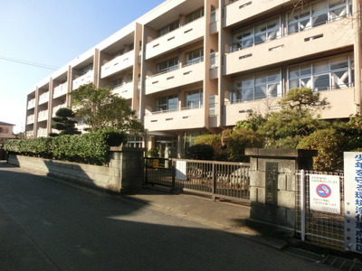Primary school. 1500m until the North Kaizuka elementary school (elementary school)