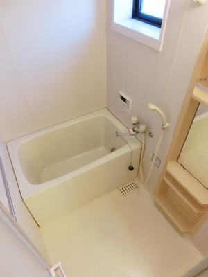 Bath. Window with Tsui焚 bus with bathroom dry