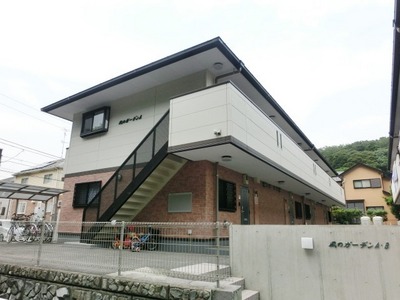 Building appearance. Green is a rich residential area. 