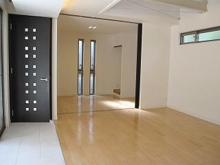 Living. Large living ・ Top atrium ・ Floor heating pleasant warmth
