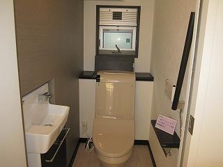 Toilet. Washlet integral ・ Power deodorizing ・ Auto cleaning ・ With dryer