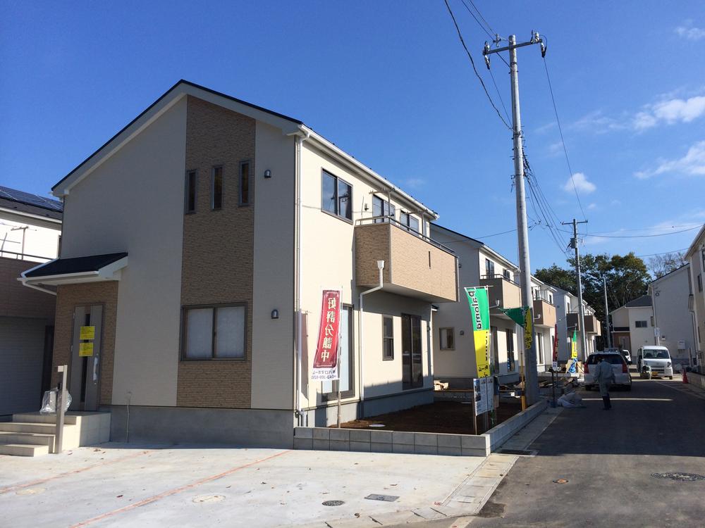 Local appearance photo. Local (11 May 2013) Shooting