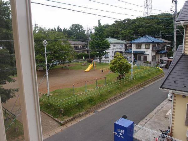 View photos from the dwelling unit. View from local (September 2013) Shooting