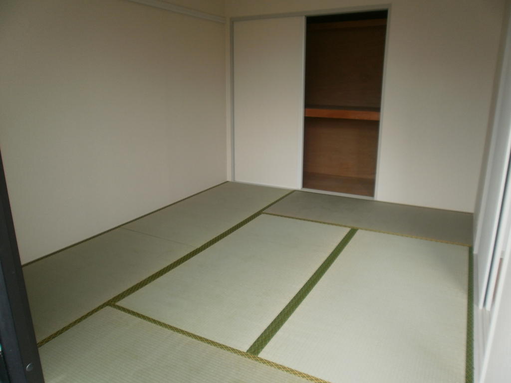 Other room space. Japanese-style room 6,0 quires