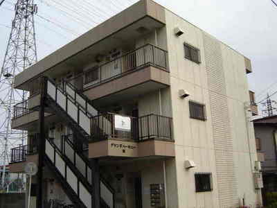 Building appearance. To enter one from the main street, It is calm living environment.