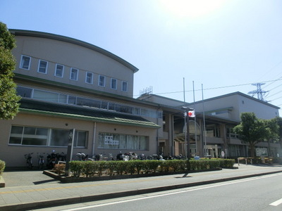 Government office. 730m to the civic center (government office)