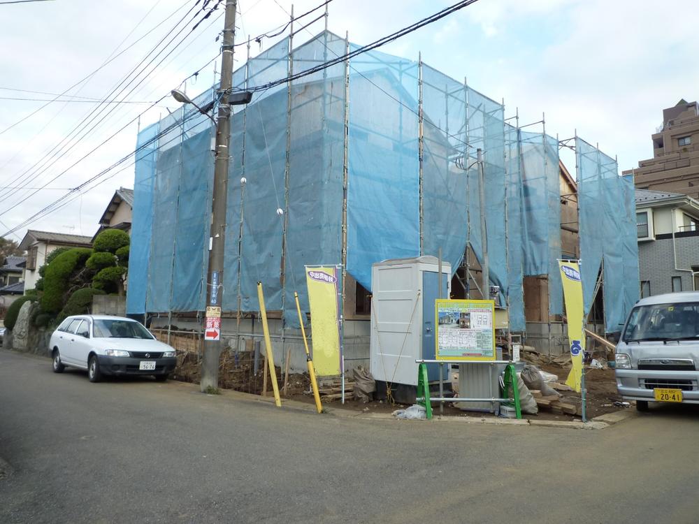 Local photos, including front road. Local (11 May 2013) Shooting