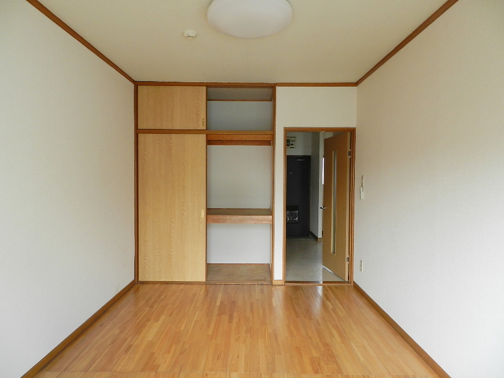 Living and room.  ※ Cleaning before