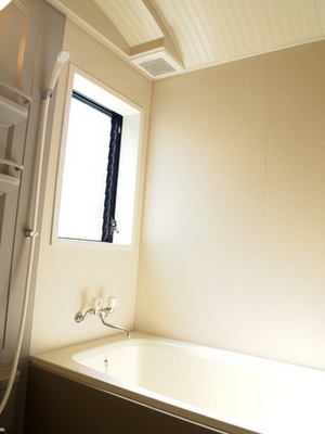Bath. ventilation ・ Good lighting, It is a window with a bathroom.