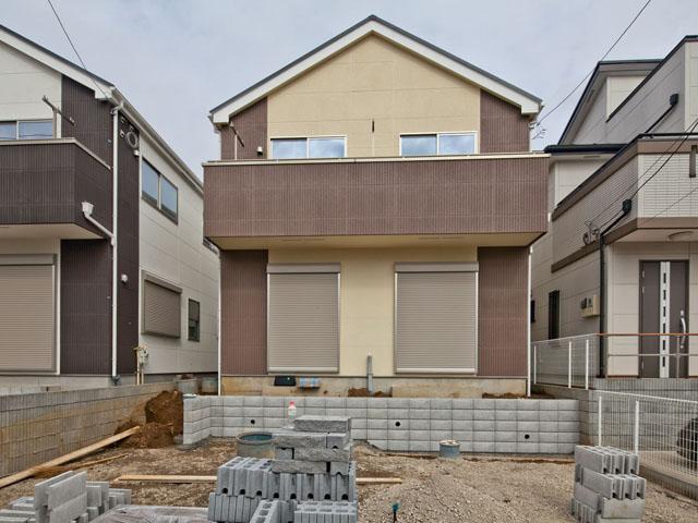 Local appearance photo. Local (10 May 2013) Shooting