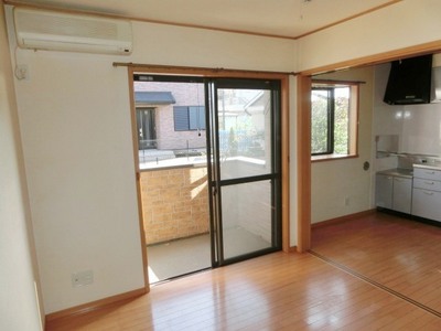 Living and room. Bright flooring clad Western-style.