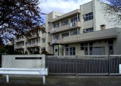 Junior high school. Mitsuwadai 626m until junior high school (junior high school)