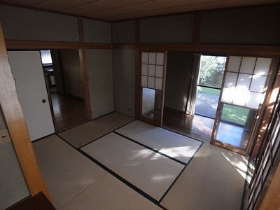 Living and room. A alcove and closet, Full-fledged make Japanese-style. 