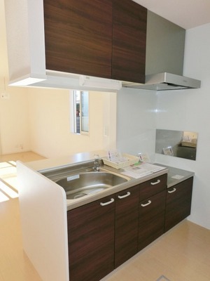 Kitchen. Two-burner gas stove can be installed counter kitchen