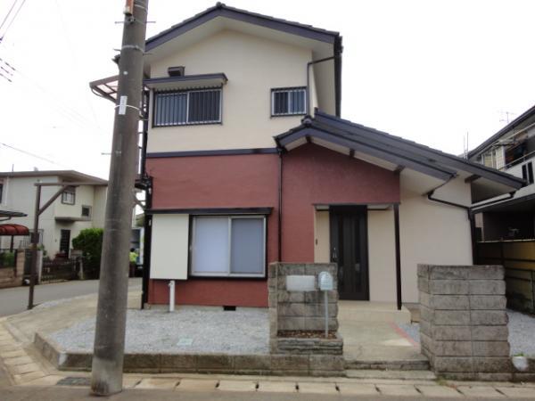 Local appearance photo. It was painted on the outer wall two colors, Please come to see us