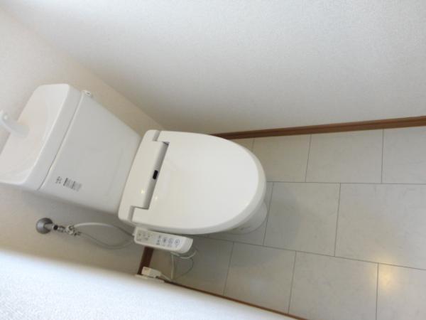 Toilet. Toilet bowl ・ It was to clean by washing toilet seat exchange
