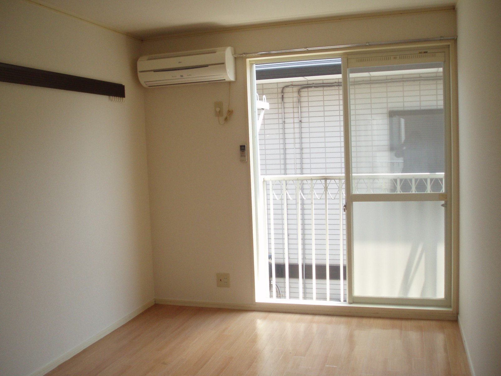Living and room. Western-style 6 Pledge ・ Air-conditioned