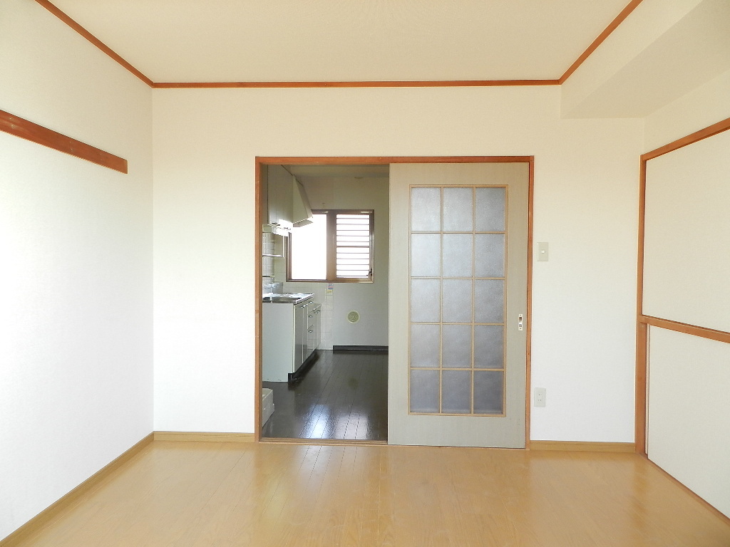 Other room space.  ※ During cleaning