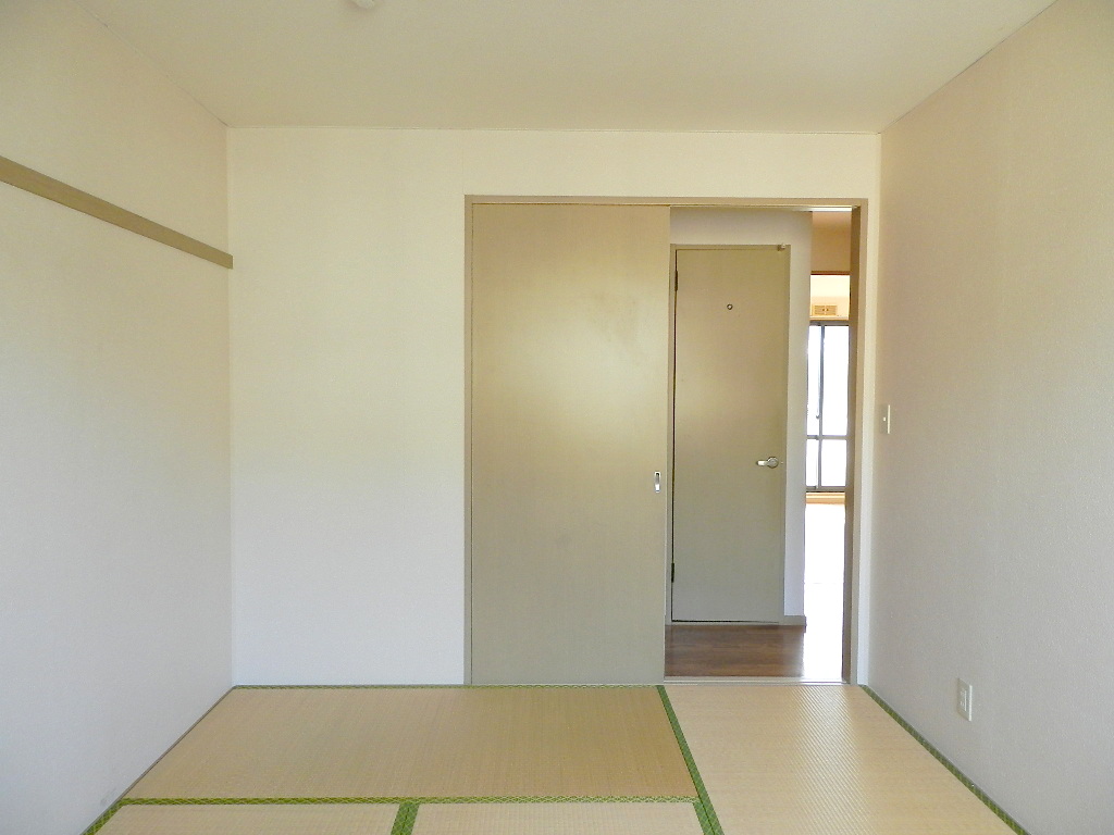 Other room space.  ※ Cleaning before