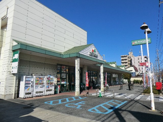 Supermarket. Maruetsu to (super) 22m
