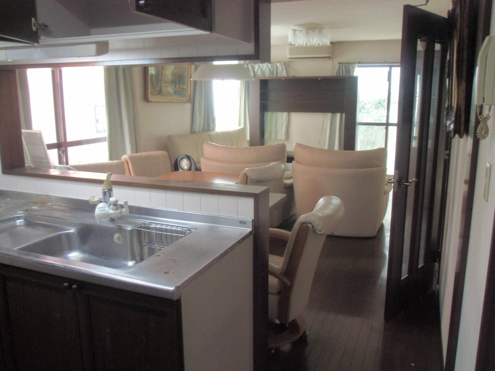 Living. ※ furniture, Consumer electronics are not included