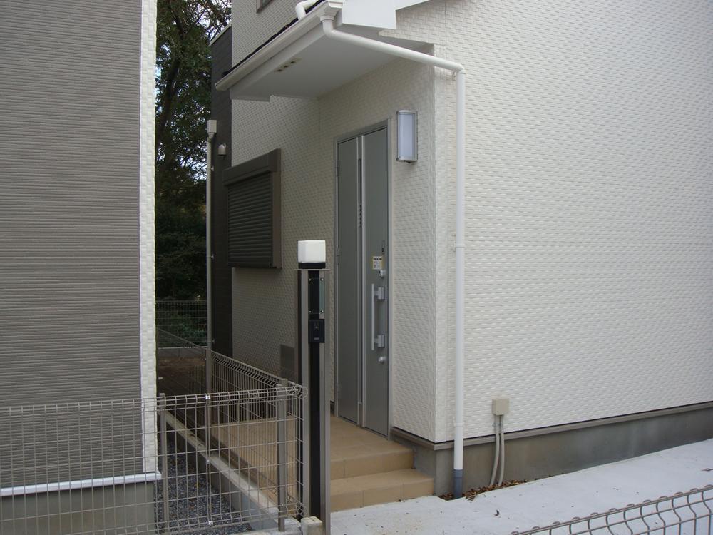 Entrance. 4 Building Local (11 May 2013) Shooting