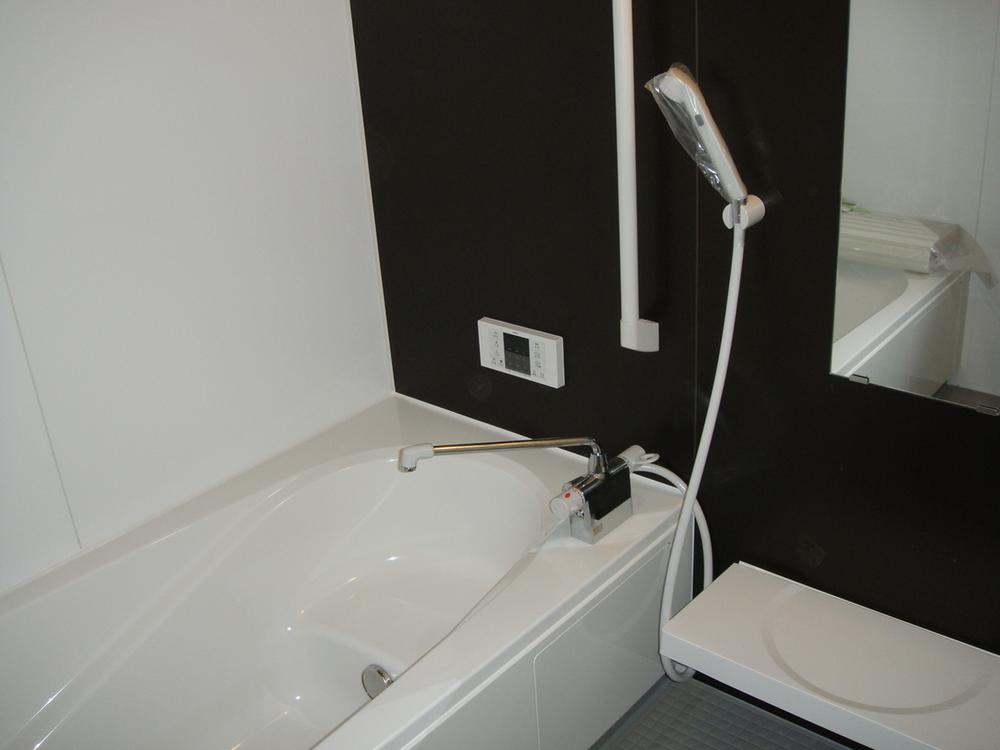 Bathroom. 4 Building Local (11 May 2013) Shooting