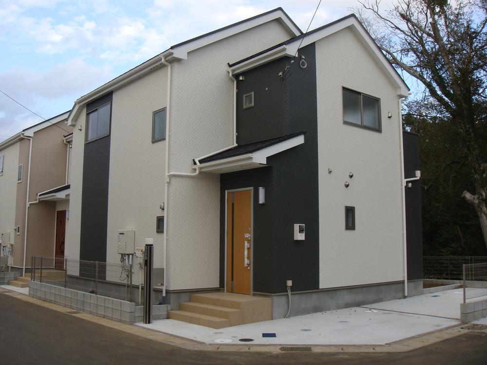 Local appearance photo. Building 2 Local (11 May 2013) Shooting