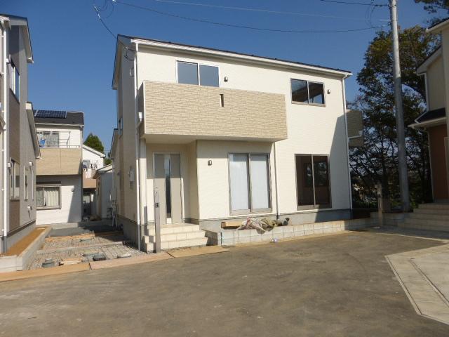 Local appearance photo. Local (11 May 2013) Shooting 5 Building