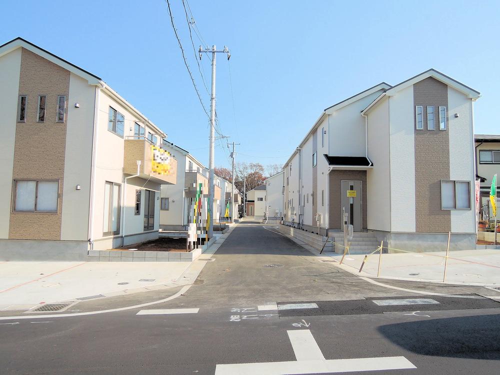 Local appearance photo. Local (12 May 2013) Shooting