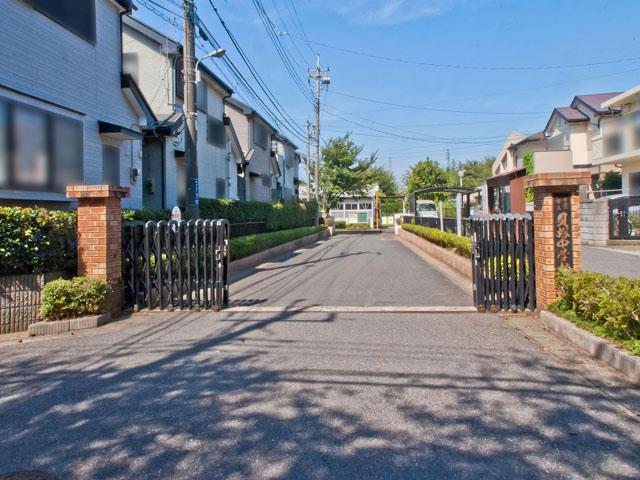 Junior high school. 2080m to Kaizuka junior high school