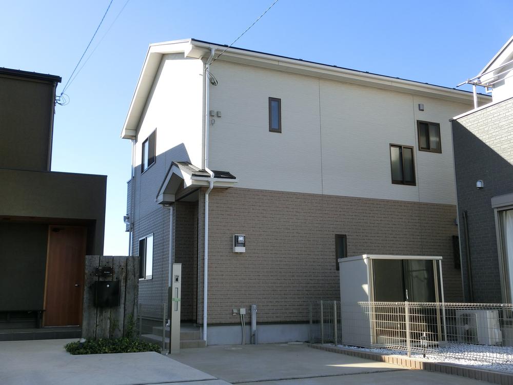 Local appearance photo. Local (12 May 2013) Shooting