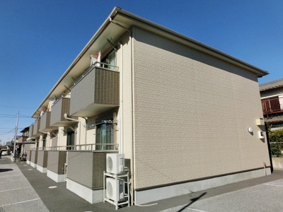 Building appearance. It is a quiet residential area.