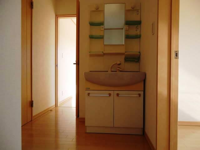 Wash basin, toilet