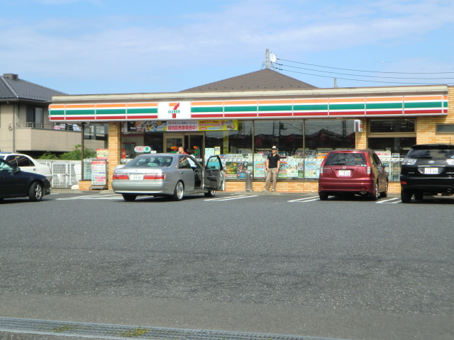 Convenience store. Seven-Eleven 212m to Chiba Sakuragicho Kitamise (convenience store)