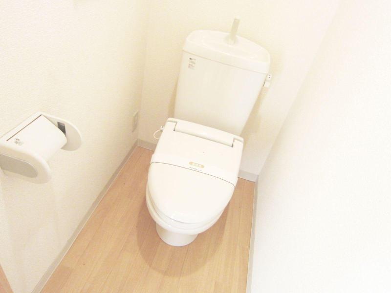 Toilet. Toilet with cleanliness ・ Also complete renovation