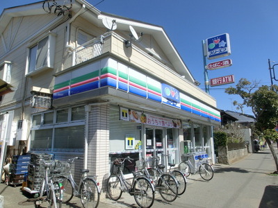 Convenience store. Three F until the (convenience store) 220m