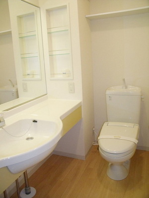 Toilet. toilet ・ Washbasin space