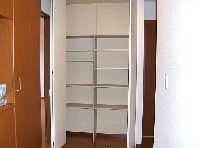 Entrance. Entrance space storage ・ Photos: No. 102 rooms