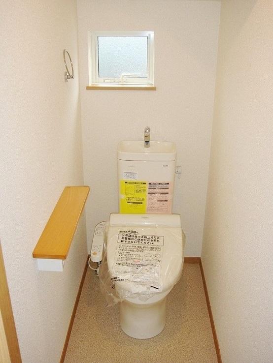 Toilet. 1F 2F Washlet (All building common)