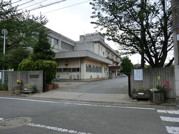 Primary school. Tsuganodai 28-minute walk from the 2200m elementary school to elementary school.