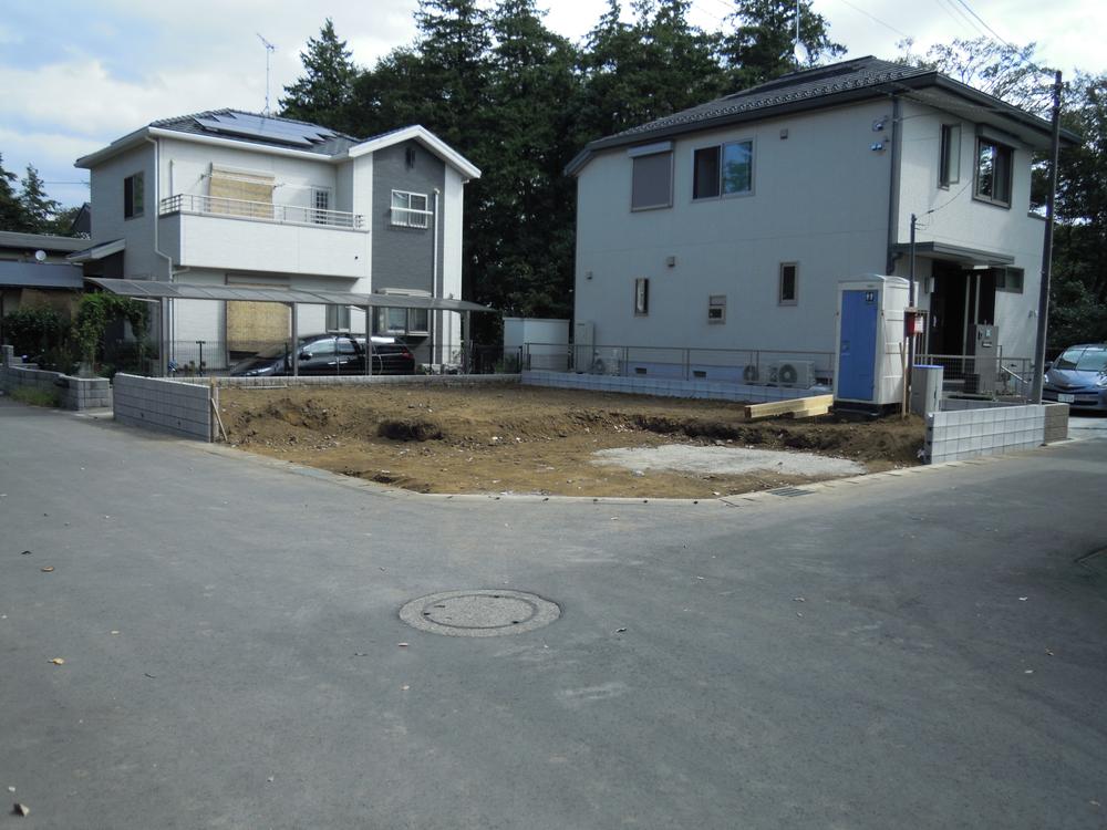 Local photos, including front road. Local (10 May 2013) Shooting