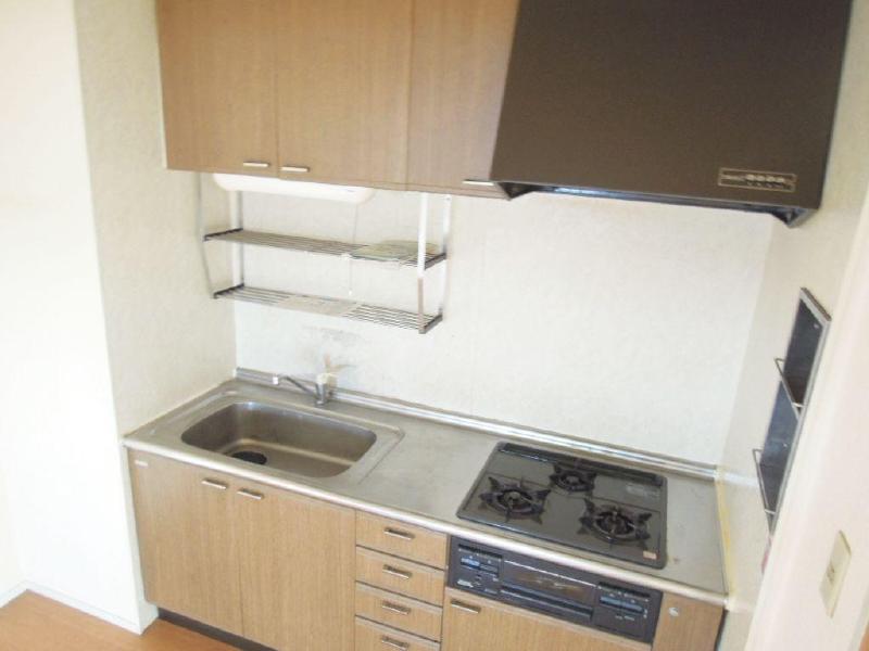 Kitchen. Fish grill 3-neck system Kitchen ・ Plenty of storage