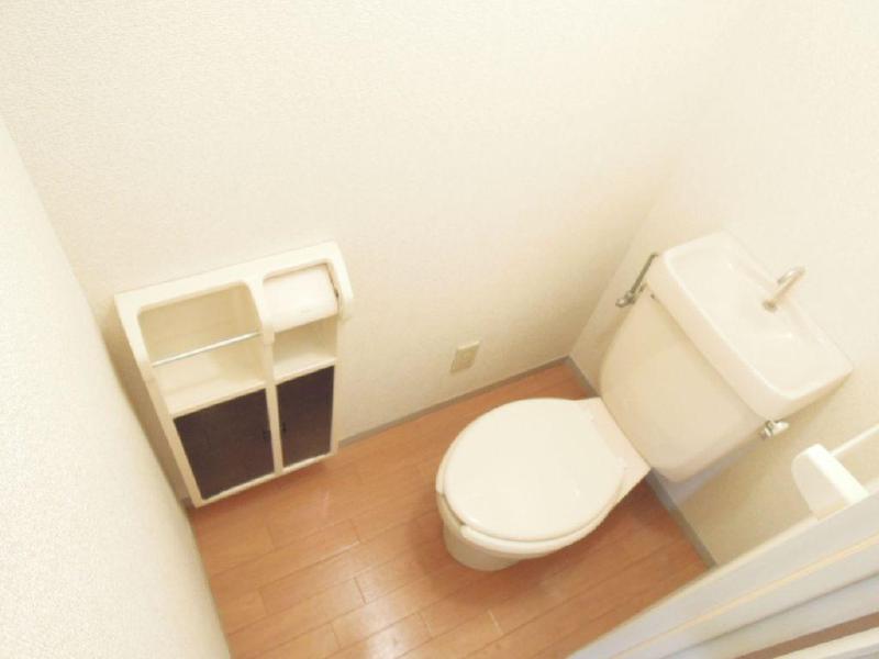 Toilet. Space with a cleanliness ・ Petit with storage shelf