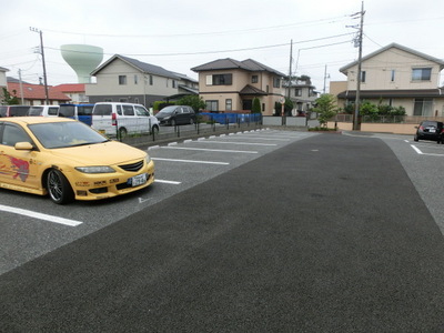 Parking lot. There is on-site parking