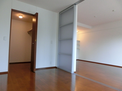Other room space. To spacious LDK in the partition open