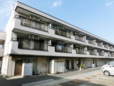 Building appearance. Location of an 8-minute walk from Tsuga Station