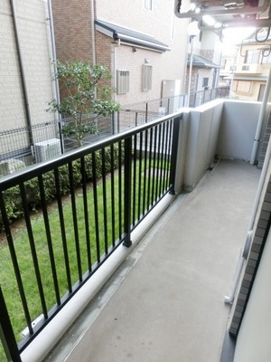 Balcony. Jose and laundry.